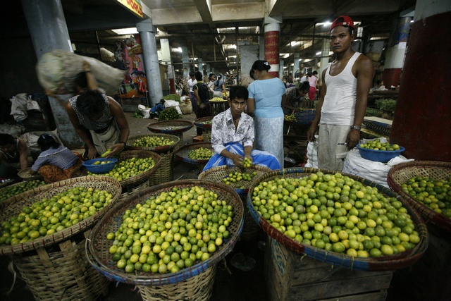Burma’s upper house passes bill to control inflation