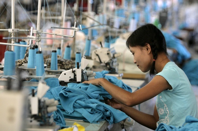 Burma sets US$2.80 minimum wage