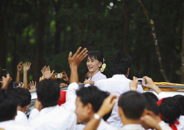 Suu Kyi rules out vote as Shan state looms  
