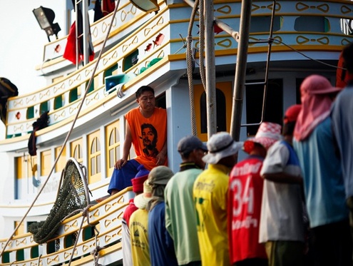 Burmese migrant group files formal complaint against Thai police