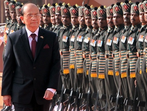 Indian officials accused of providing Burma with embargoed weapons