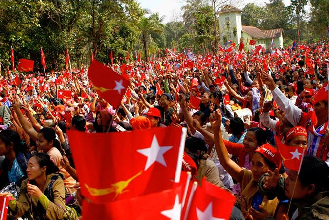 Suu Kyi rallies Karen State, says charter hinders peace process