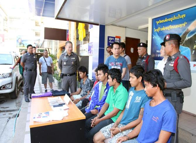 Burmese migrants in Phuket told not to go out at night