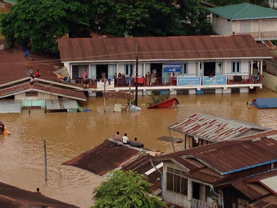 Locals flee extreme floods in Hpakant