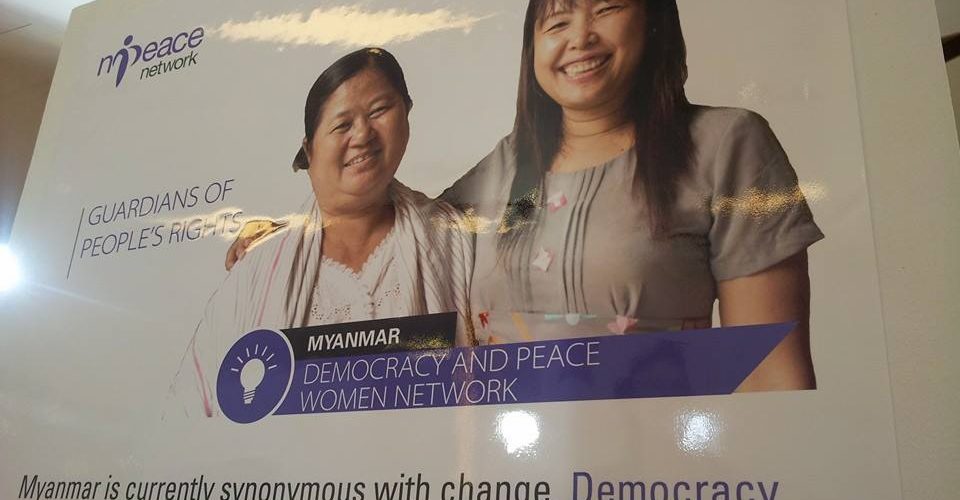 Burmese women accept peace award in Bangkok