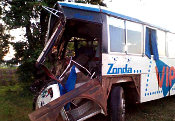 Karenni youth bus crashes near Naypyidaw, 1 killed, 20 injured