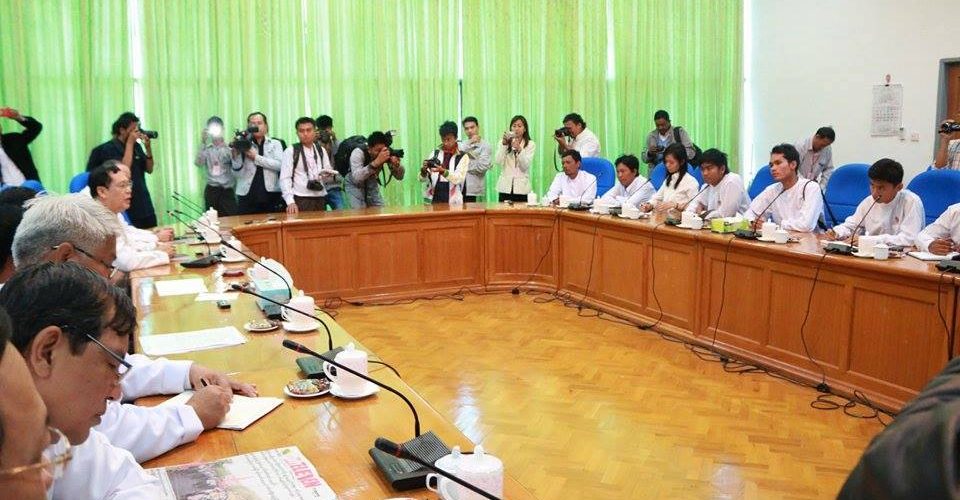 Ministers agree to dialogue with students on Education Law
