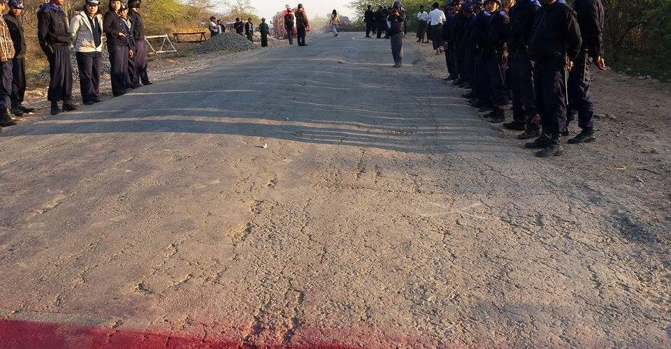 Students negotiate safe passage into Taungtha