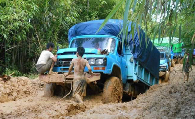 Floods, mud, govt preventing aid to Kachin IDPs, says church