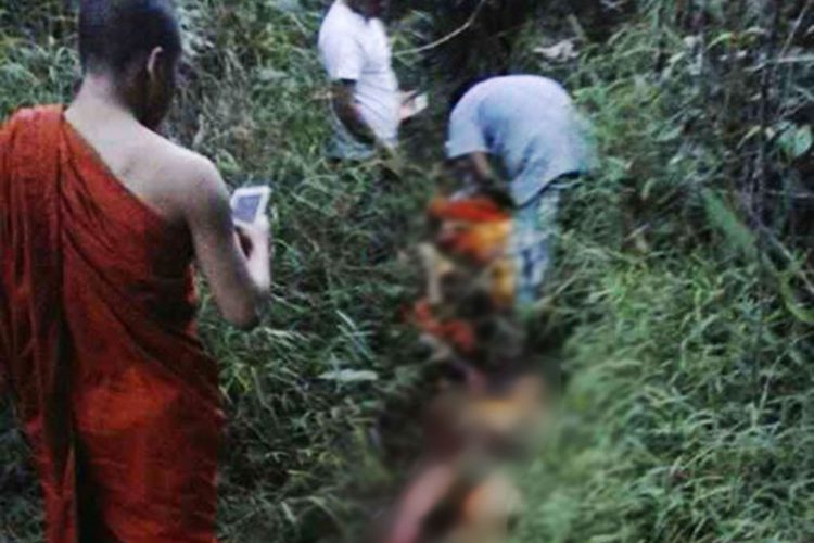 Shan monks injured by landmine