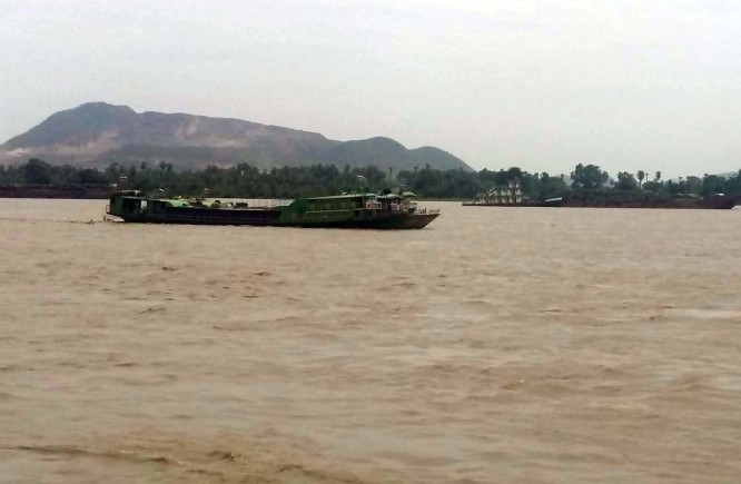 Relief boat capsized by whirlpool in Arakan