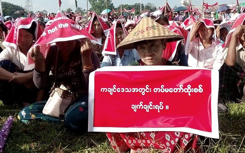 Hundreds join vigil for peace in Kachin State