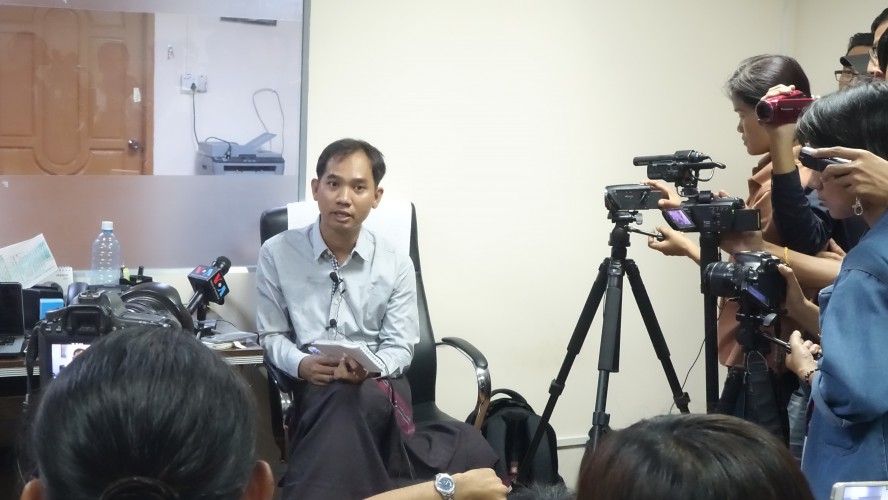 High-profile journalist detained at Rangoon airport