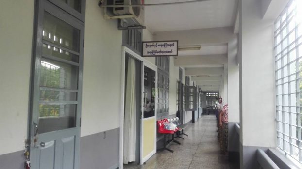 NLD patron Tin Oo hospitalised in Rangoon