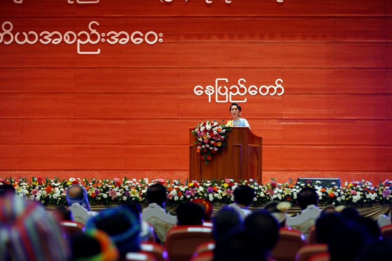 Suu Kyi warns of ‘intense discussions, difficult decisions’ as Panglong opens