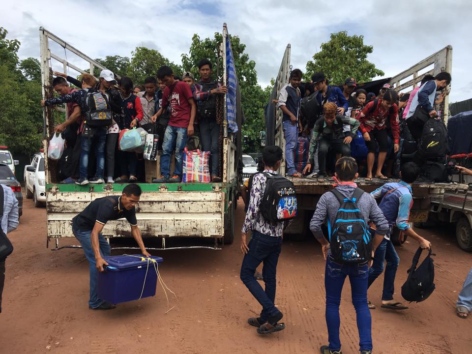 Thousands of migrants continue to flee Thai crackdown on foreign labour