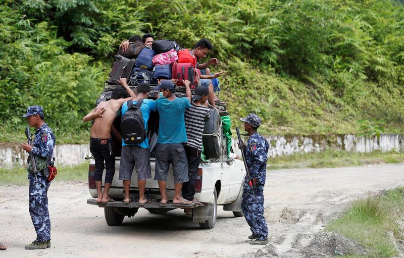 Nearly 27,000 ‘ethnic’ IDPs flee homes since militant attacks in Arakan: govt