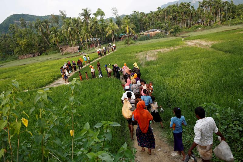 Suu Kyi denounces terrorists, silent on Rohingya exodus