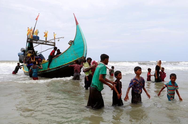 Malaysia ready to provide temporary shelter for Rohingya fleeing violence