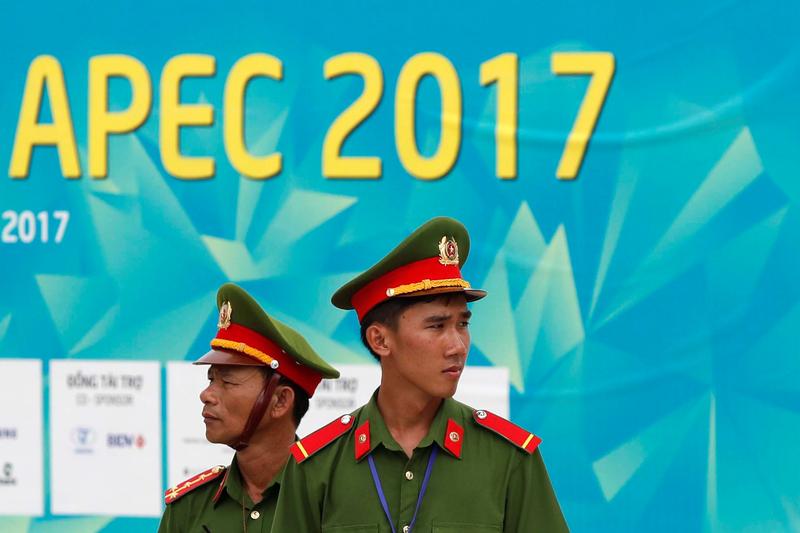 Suu Kyi in Vietnam for APEC summit