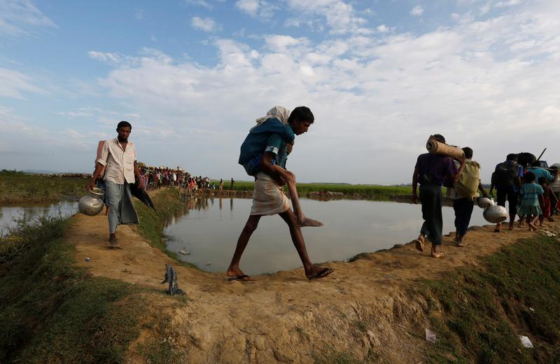 More Rohingya flee Burma as Bangladesh prepares to start repatriation