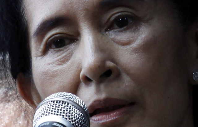 Suu Kyi calls for nation-building at literary festival