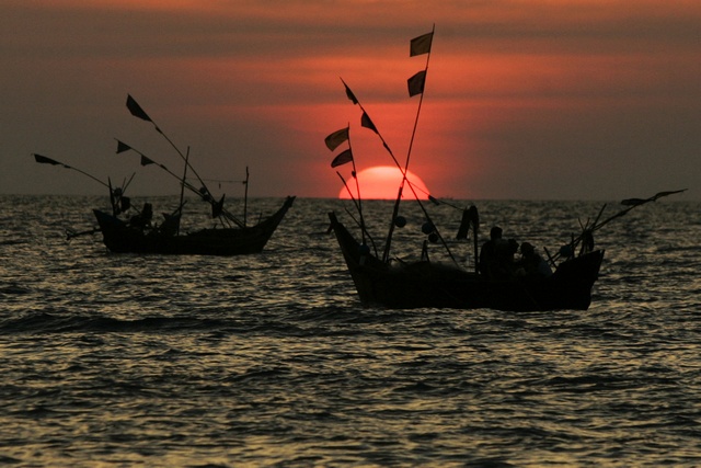 19 feared dead after fishing boat capsizes off Burma's coast