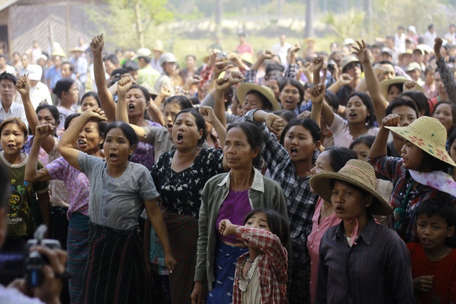 Women’s group slams ‘violent’ arrest of Latpadaung activists