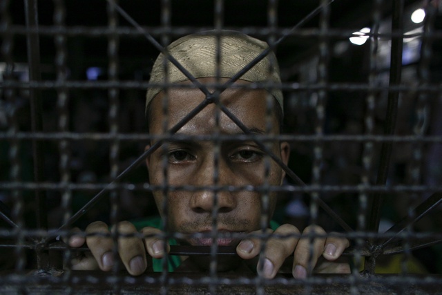 Thai police 'rescue' 531 Rohingyas from human smuggling camp 