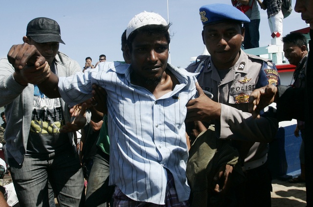 Australia to deport over 100 Rohingya asylum-seekers