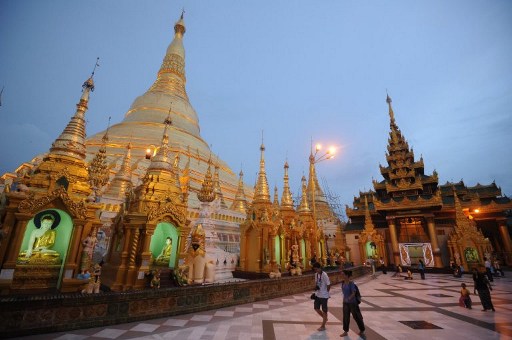 Foreign tourists cancel trips to Burma after bombings