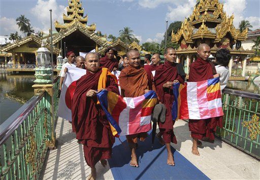 Burmese Buddhists protest OIC visit