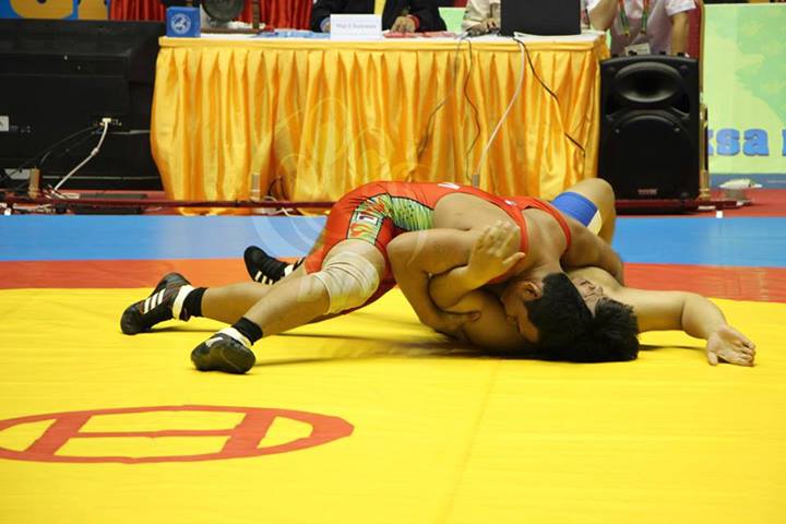 Burma wrestlers add to gold rush at SEA Games