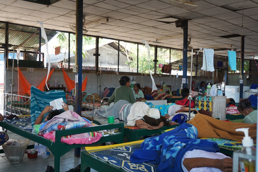 Patients recuperating at in-patient wards. (Photo: Wenying Seah/DVB)