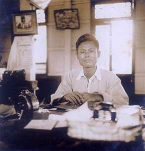 1935 – Elected to the Executive Committee of the Rangoon University Students Union and became editor of the Students’ Union Magazine “O-wei”