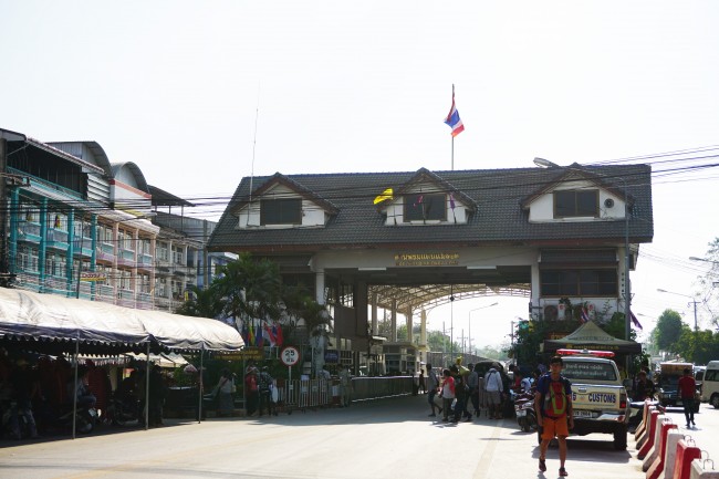 Oil exports resume on Thai-Burma border
