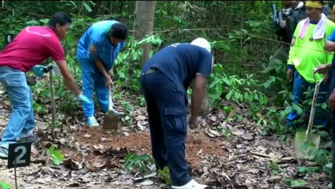 Thirty more graves unearthed in Thailand