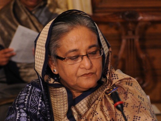 Bangladesh PM vows to work with Suu Kyi on refugees