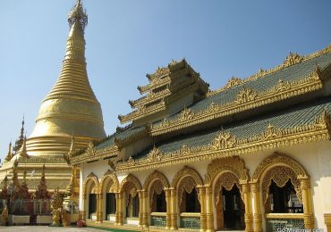 Companies vie to cash in on Burma's tourist boom
