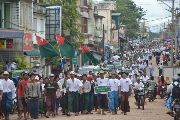 USDP accused of offering gifts at Myaungmya rally