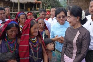 Suu Kyi speaks to villagers in the hamlet of Daw Le Du, home to just 52 households and located on a remote hilltop in Karenni’s Shadaw Township. (PHOTO: DVB) 