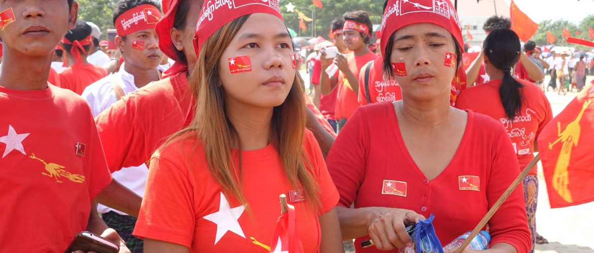 Rangoon red as Suu Kyi begins final election push