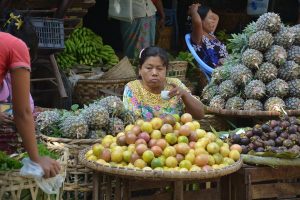 Fruit market on 27th Street. (Colin Hinshelwood/ DVB)