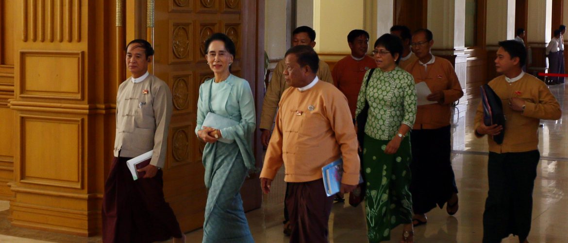 Suu Kyi to pick conciliatory cabinet