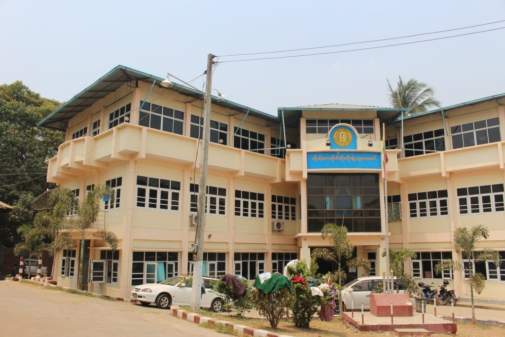 The run-down Myawaddy hospital in Burma. (Photo: Libby Hogan)