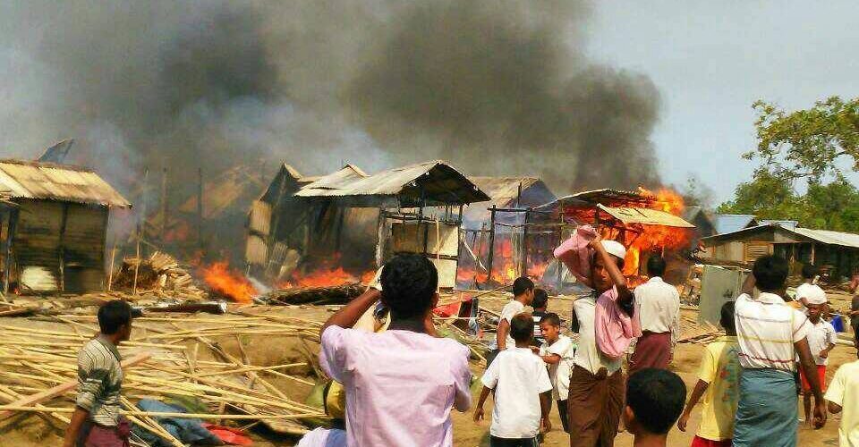 Fire destroys homes in Rohingya IDP camp