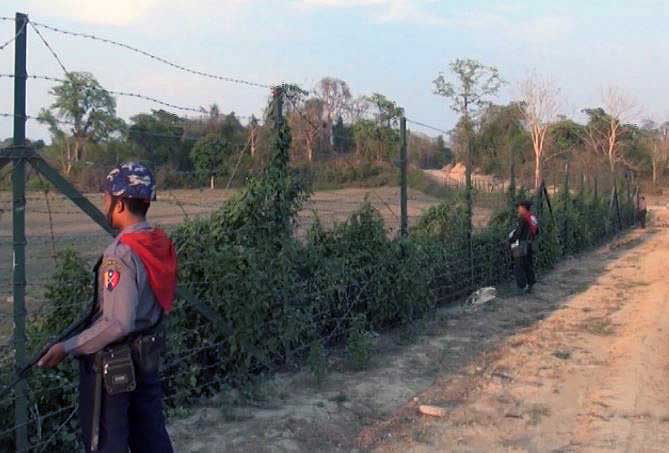 Arakan border police arrested for drug possession