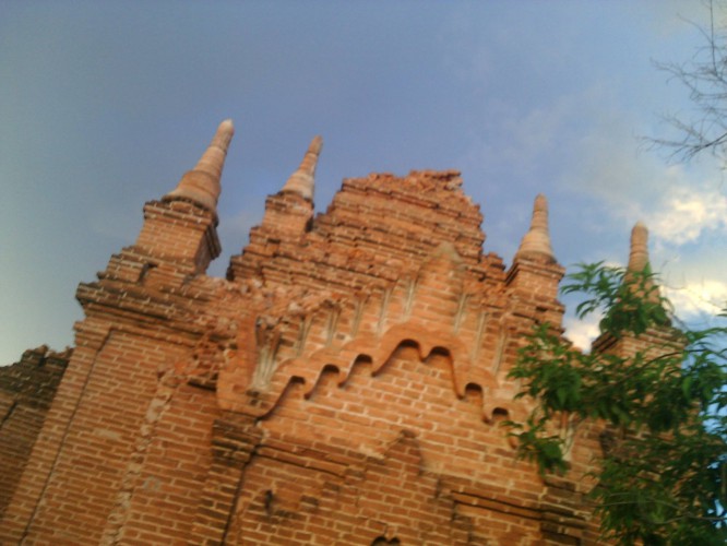 Burma moves to save Bagan temples