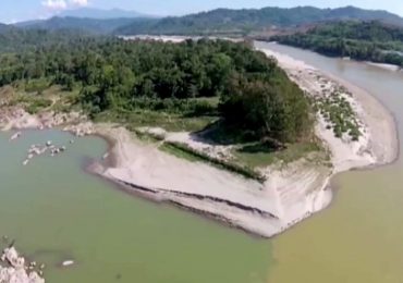 Chinese newspaper calls Burma hydro dam opposition 'extreme'