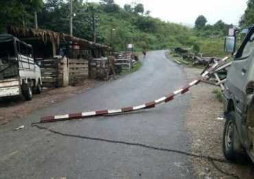 Logging war: Truck runs checkpoint in Pegu